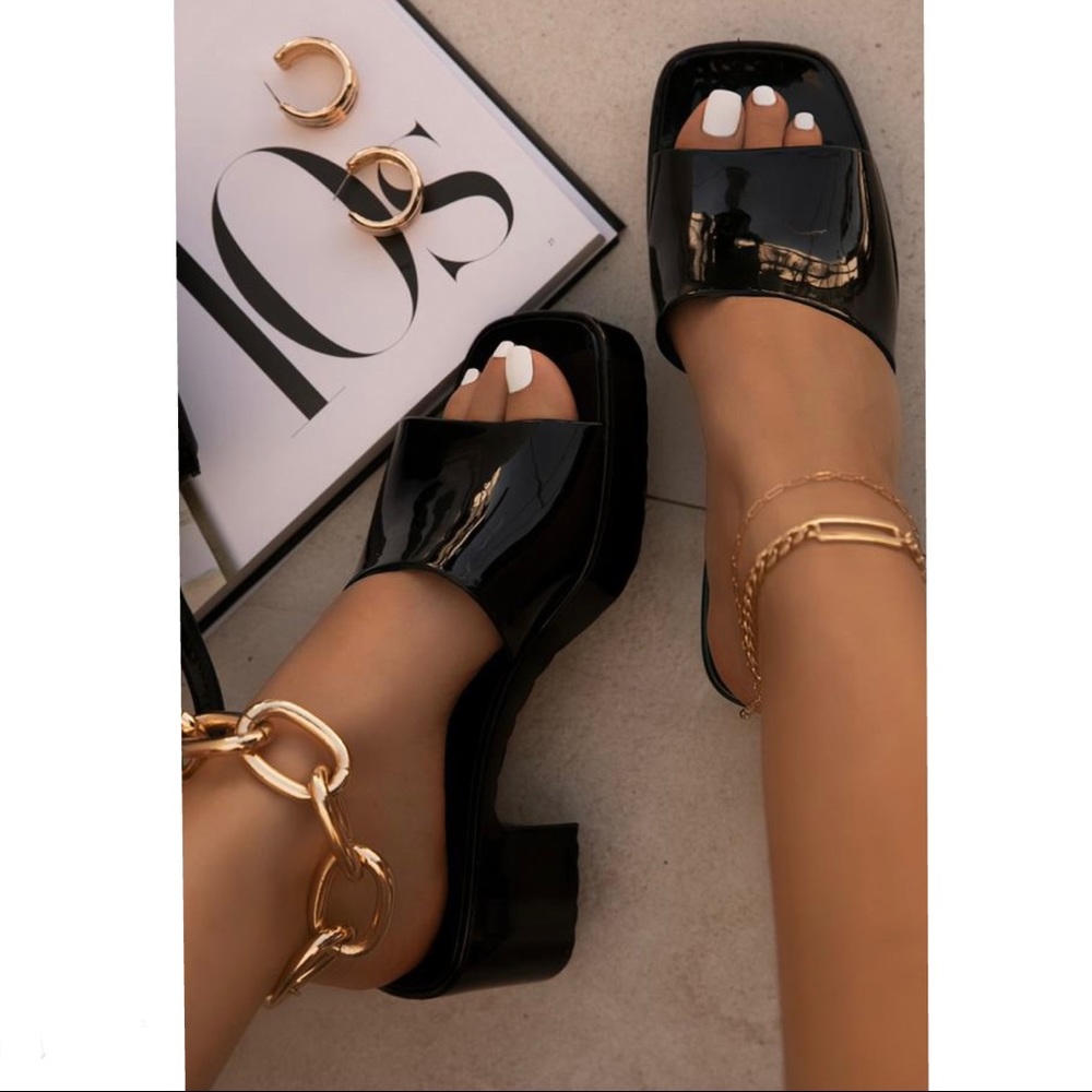 Black Jelly Mule